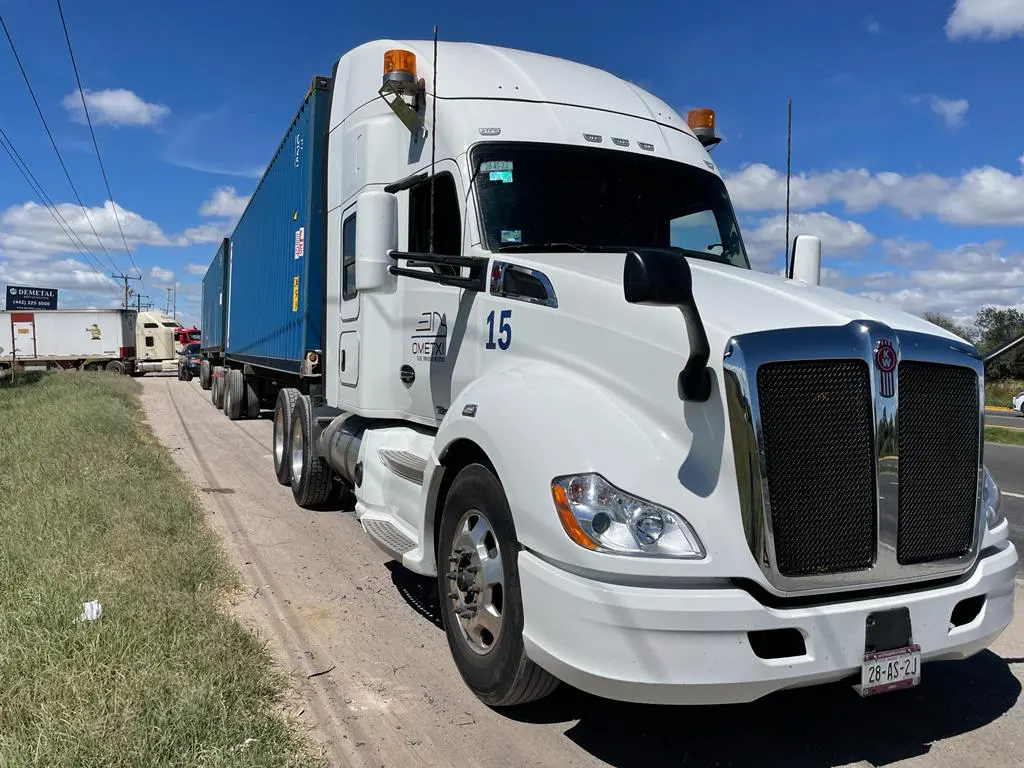 Traslado de contenedores en Celaya