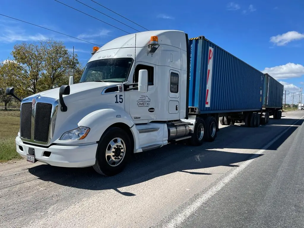 Traslado de contenedores en San Luis potosi